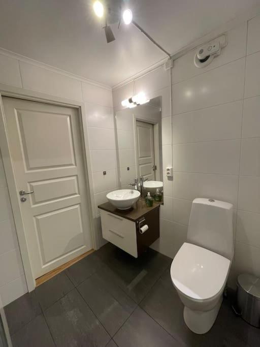Revtind - Modern Apartment With Free Parking Narvik Buitenkant foto